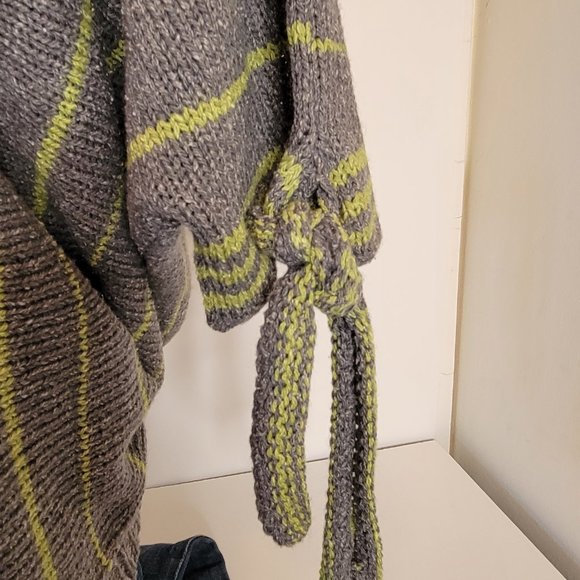 Handmade Knitted Multi-Color Pullover Shrug/Poncho, Size M, NWOT - Picture 7 of 11